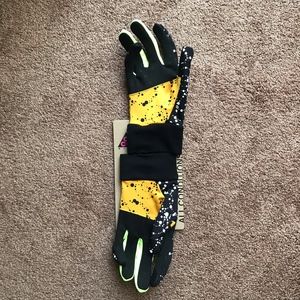 nike acg shield gloves